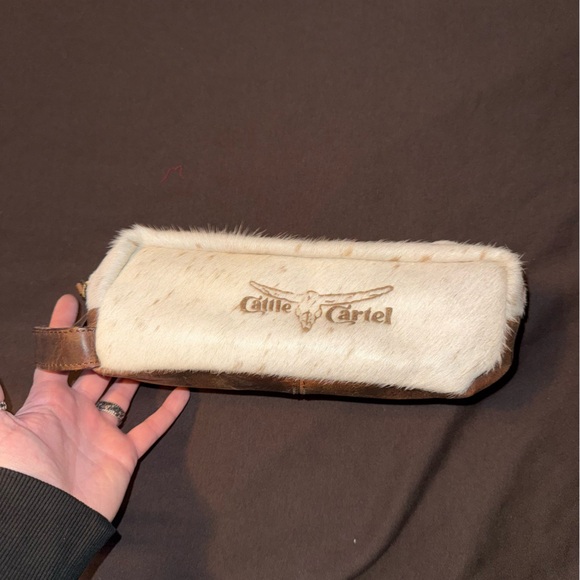 Cowhide Cattle Cartel Makeup/Toiletry Bag - Picture 1 of 3
